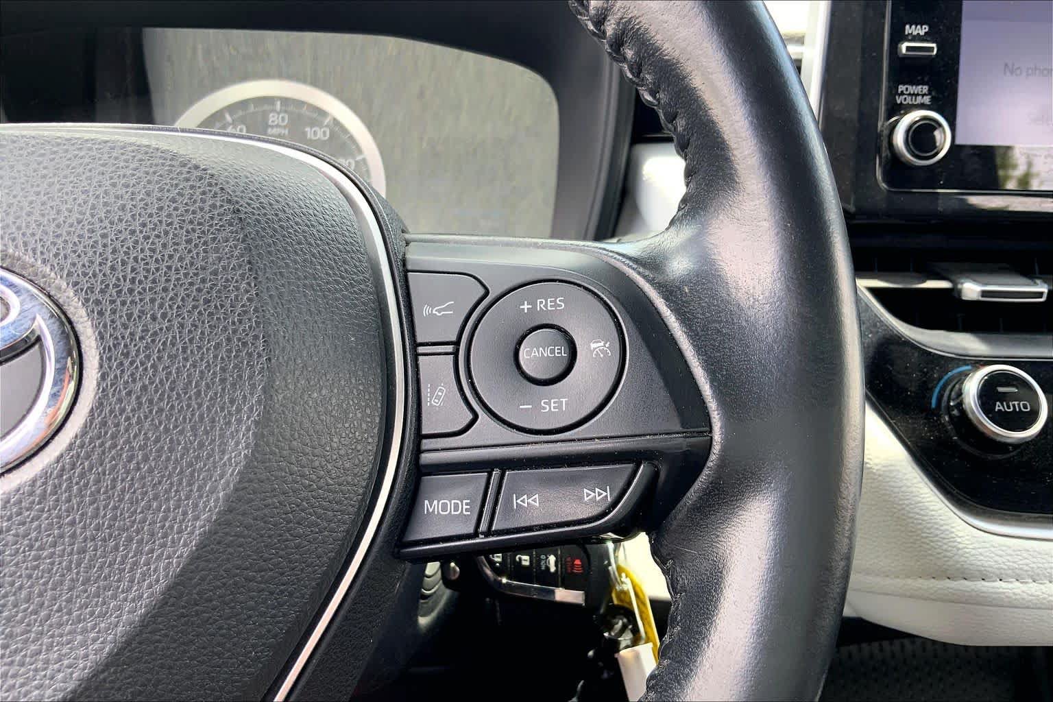 Used 2020 Toyota Corolla SE FWD image 24
