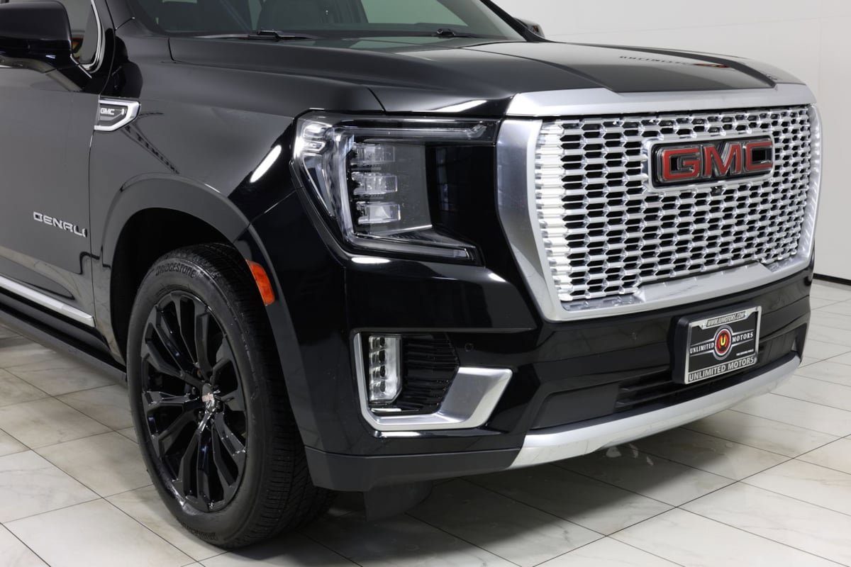 Used 2021 GMC Yukon Denali w/ Denali Premium Package AWD/4WD image 38