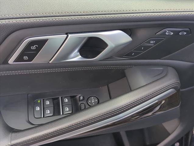 Used 2023 BMW X6 xDrive40i w/ M Sport Package AWD/4WD image 10