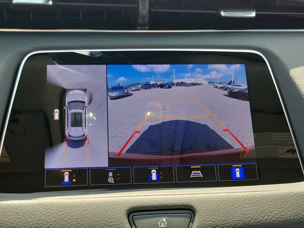 Certified 2023 Cadillac XT4 Premium Luxury w/ Technology Package AWD/4WD image 23