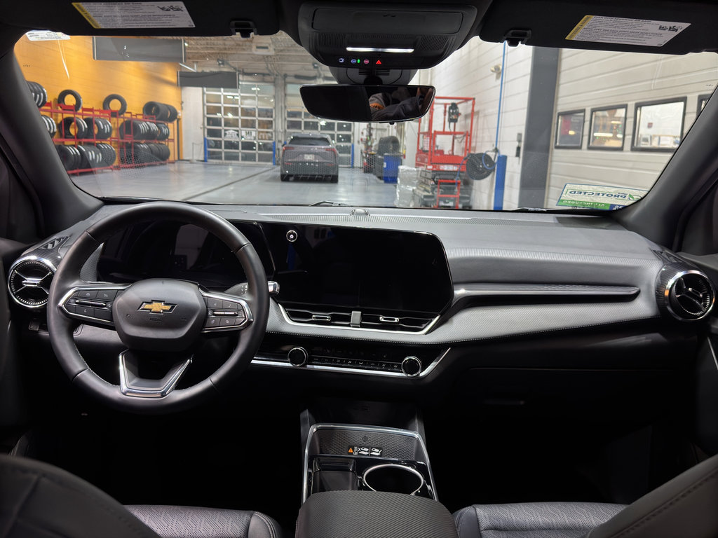 Used 2025 Chevrolet Equinox LT w/ Convenience Package II image 13