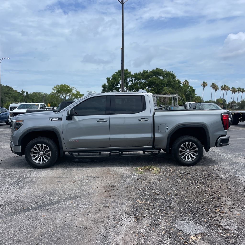 Used 2023 GMC Sierra 1500 AT4 w/ Technology Package AWD/4WD image 5