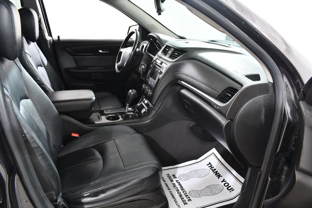 Used 2017 Chevrolet Traverse LT w/ Style and Technology Package FWD image 10
