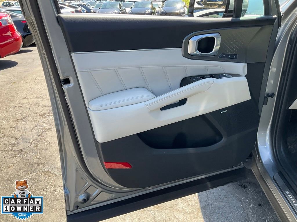 Used 2023 Kia Sorento SX Prestige image 23