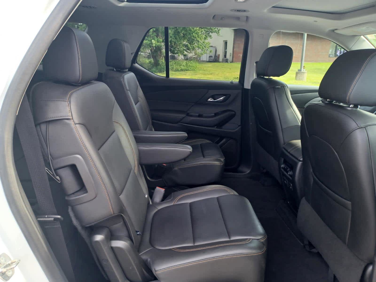 Used 2020 Chevrolet Traverse LT w/ LT Premium Package AWD/4WD image 22