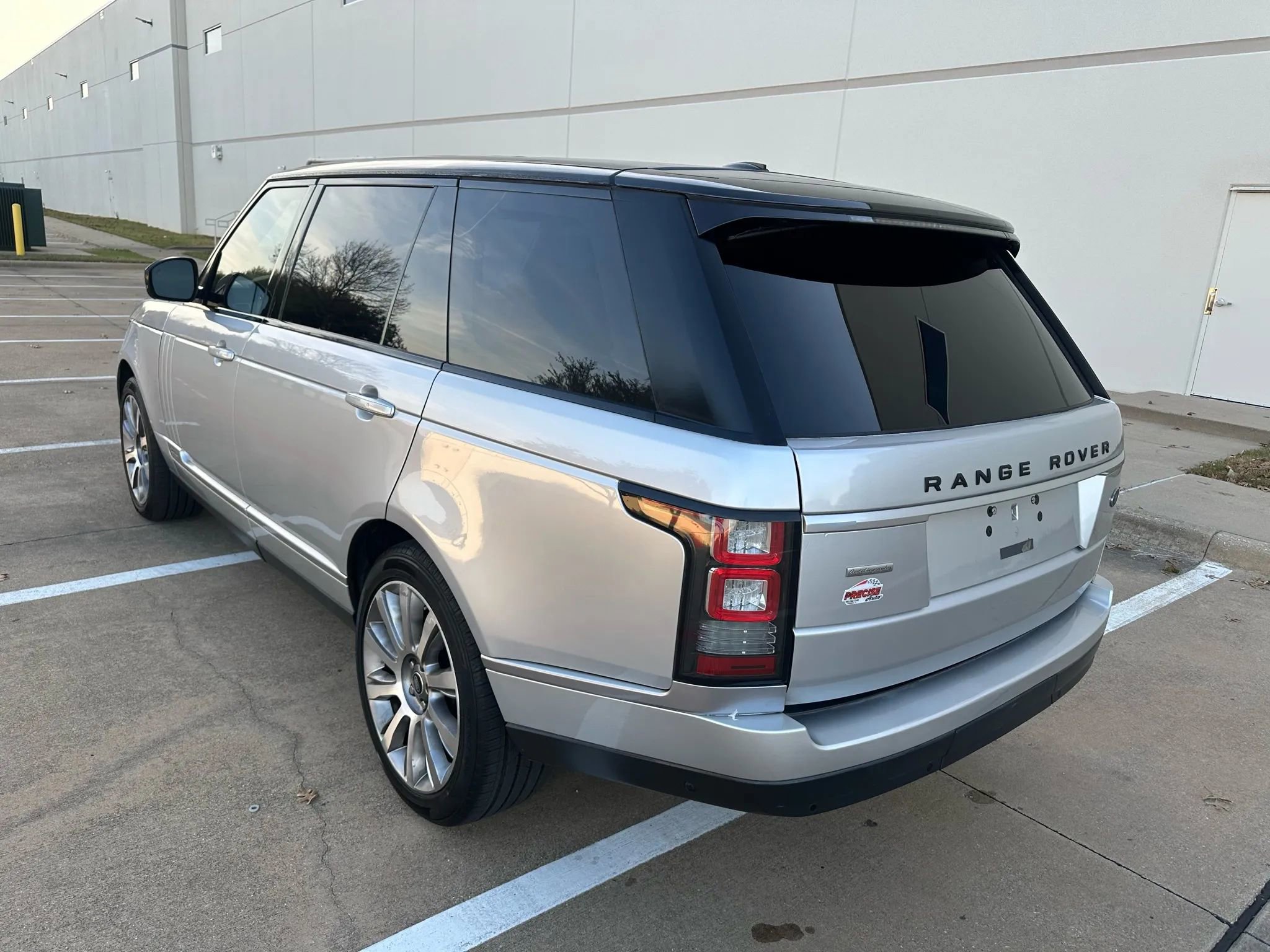 Used 2014 Land Rover Range Rover Long Wheelbase Autobiography image 11