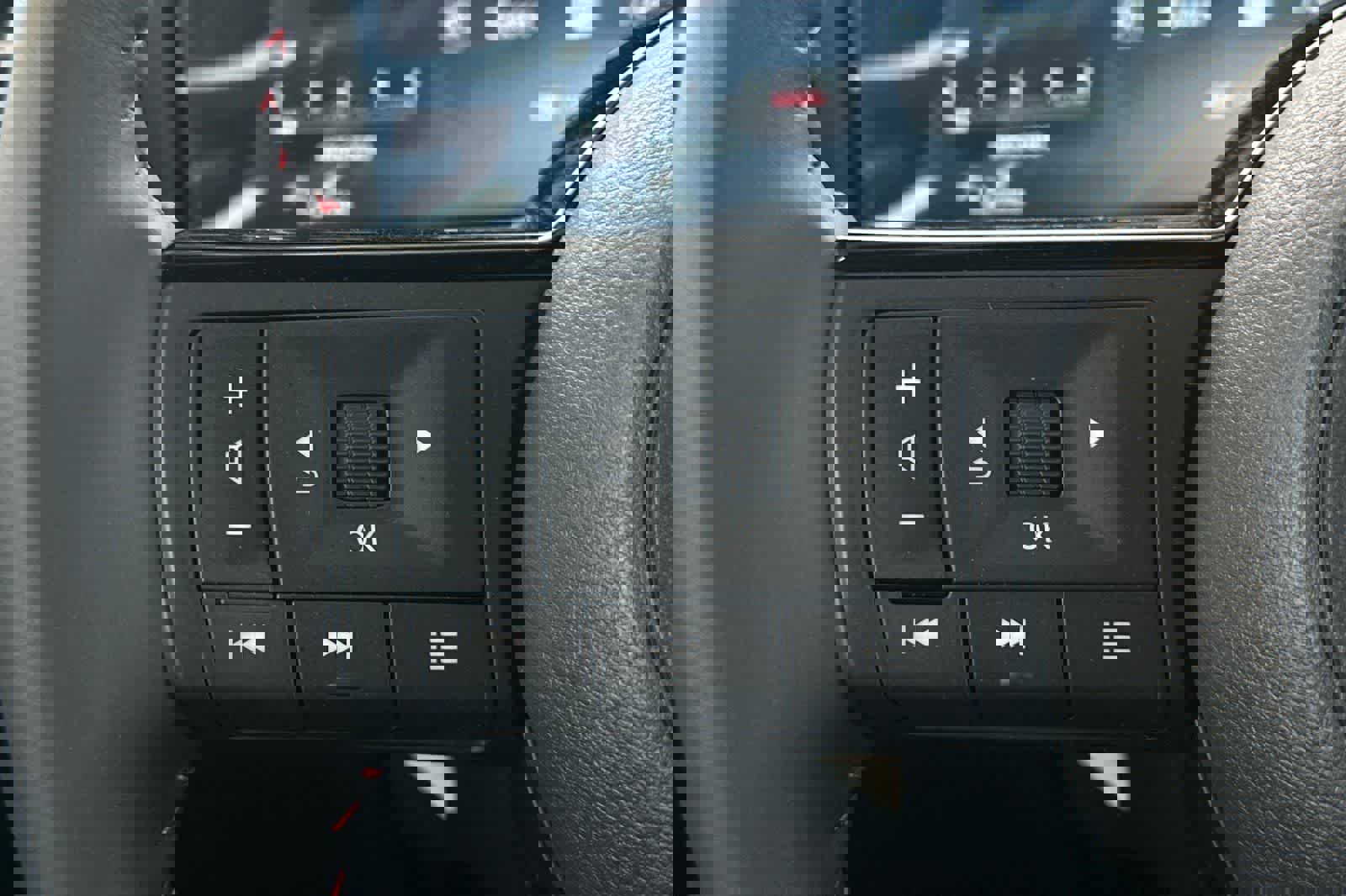 New 2026 Nissan Kicks SR image 27