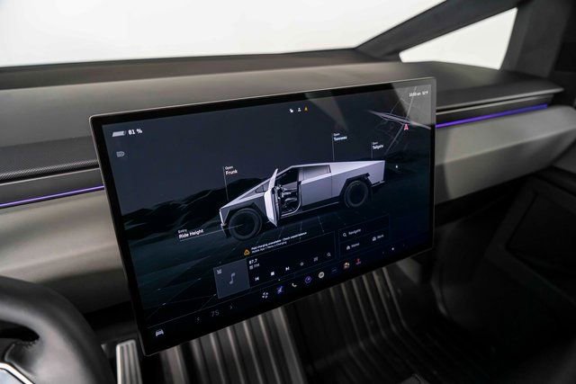 Used 2024 Tesla Cybertruck AWD Crew Cab image 23