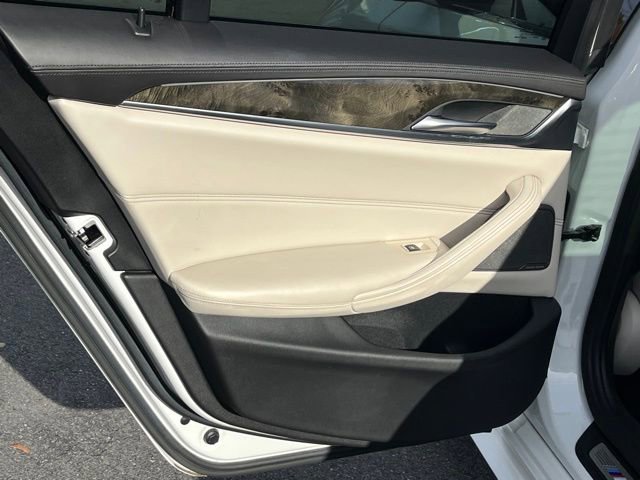 Used 2018 BMW M550i xDrive w/ Driving Assistance Package image 15