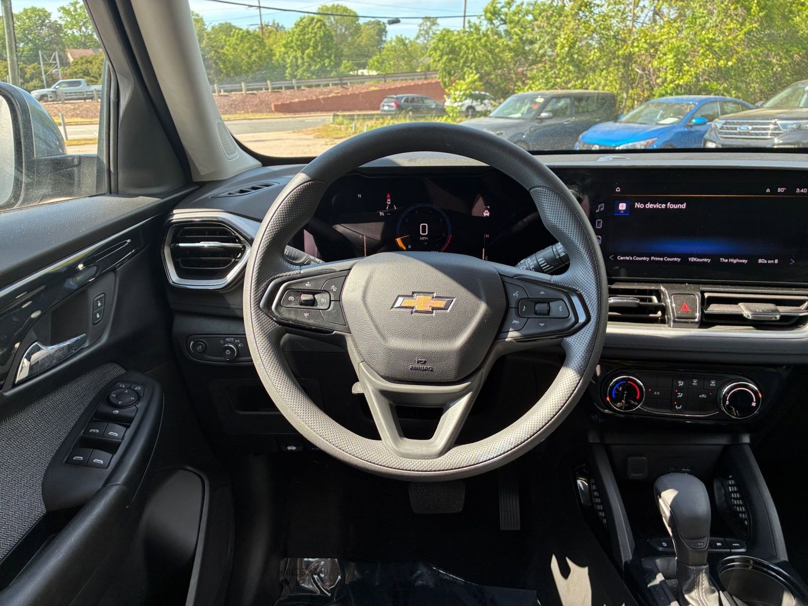 Used 2025 Chevrolet TrailBlazer LT w/ Driver Confidence Package AWD/4WD image 32