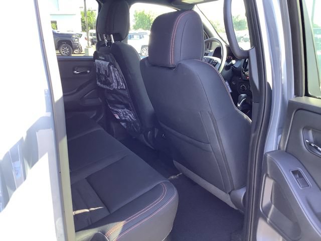 Used 2025 Nissan Frontier PRO-4X AWD/4WD image 31