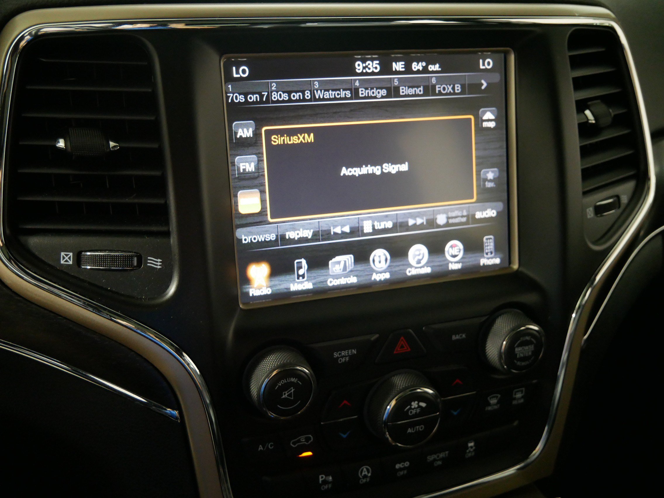 Used 2017 Jeep Grand Cherokee Limited w/ Luxury Group II AWD/4WD image 22