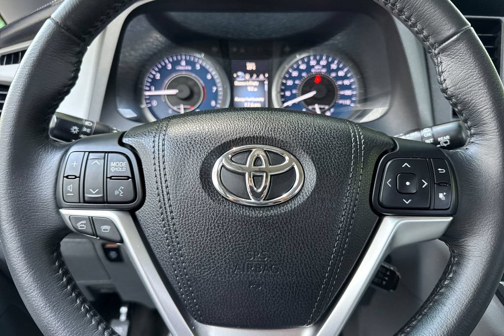 Used 2015 Toyota Sienna XLE w/ XLE Navigation Package AWD/4WD image 24