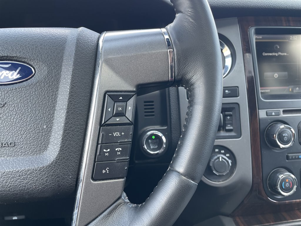 Used 2015 Ford Expedition Platinum AWD/4WD image 29