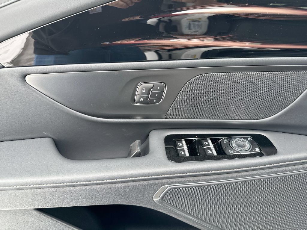 New 2026 Lincoln Nautilus Premier w/ Jet Appearance Package AWD/4WD image 21
