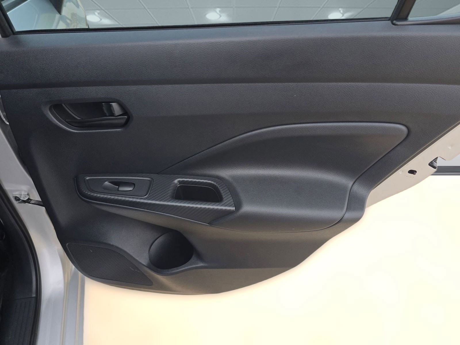 Used 2021 Nissan Versa S image 19