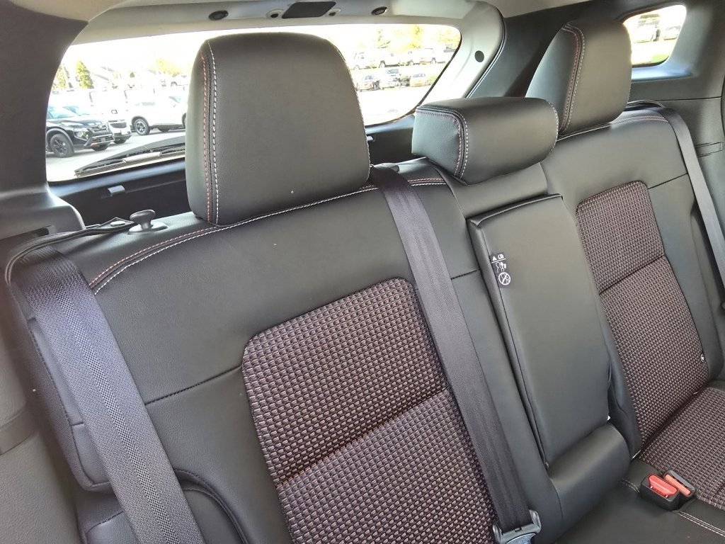 New 2026 Nissan Kicks SR w/ Cold Weather Package image 12