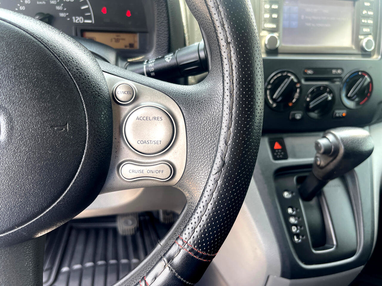 Used 2014 Nissan NV200 SV w/ Technology Package image 15