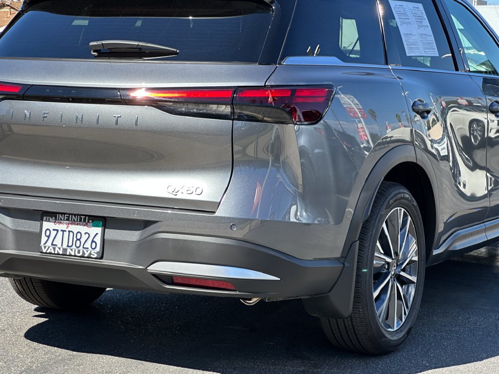 Used 2027 INFINITI QX60 Luxe w/ Cargo Package FWD image 8
