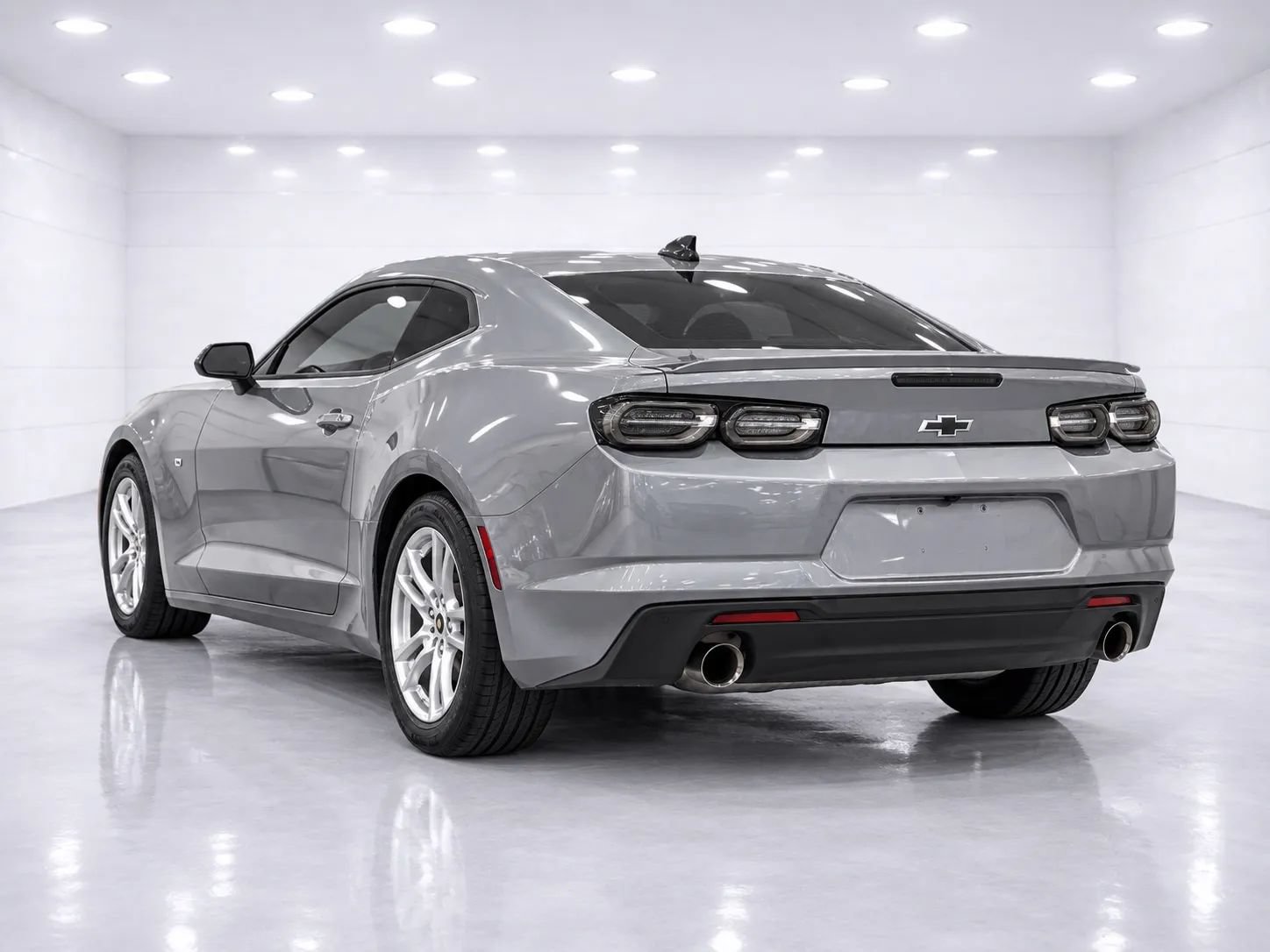 Used 2023 Chevrolet Camaro LS RWD image 3