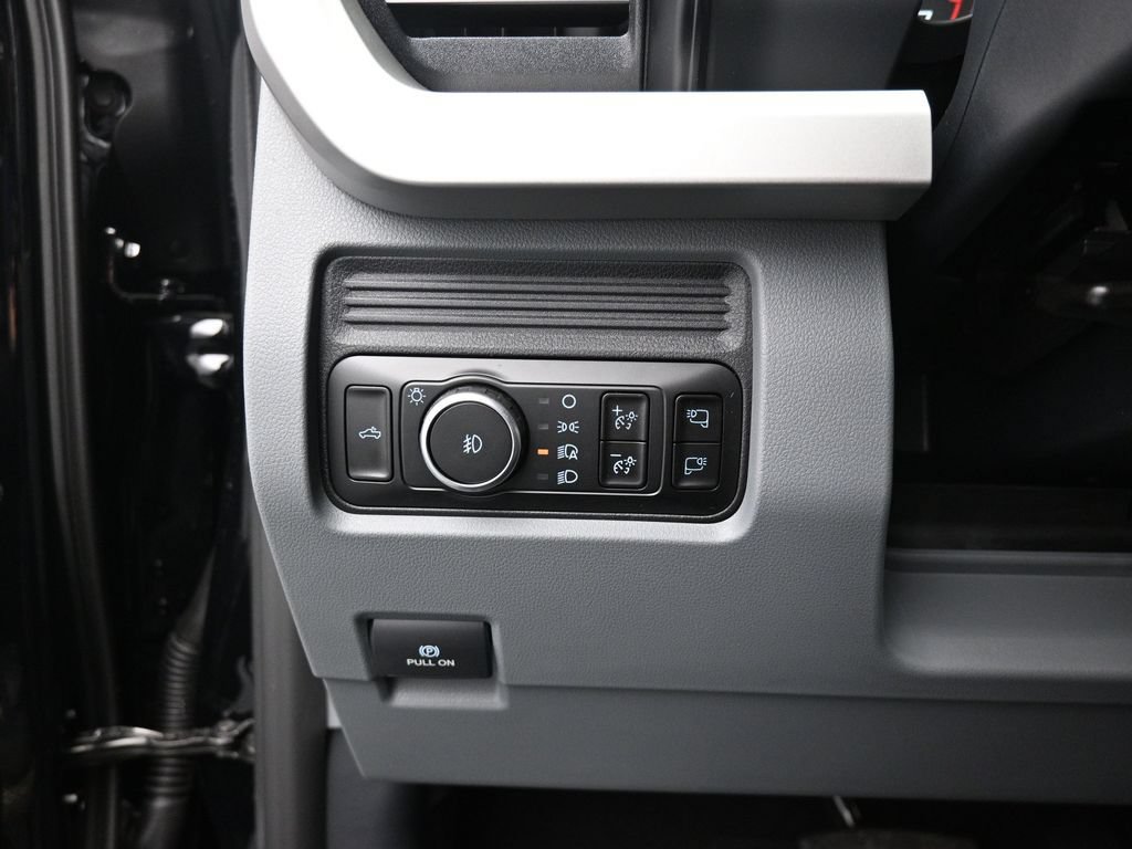 New 2026 Ford F350 XLT w/ FX4 Off-Road Package AWD/4WD image 12
