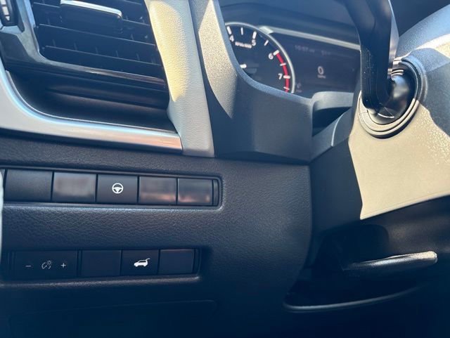 Used 2021 Nissan Rogue SV AWD/4WD image 19