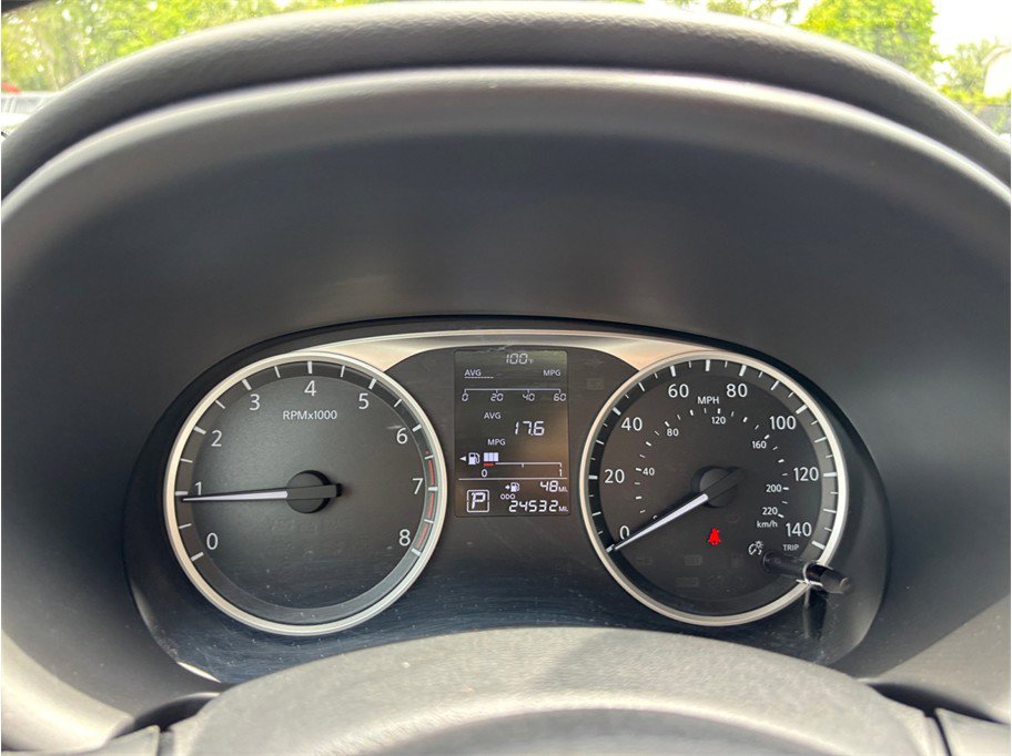 Used 2019 Nissan Kicks S FWD image 17