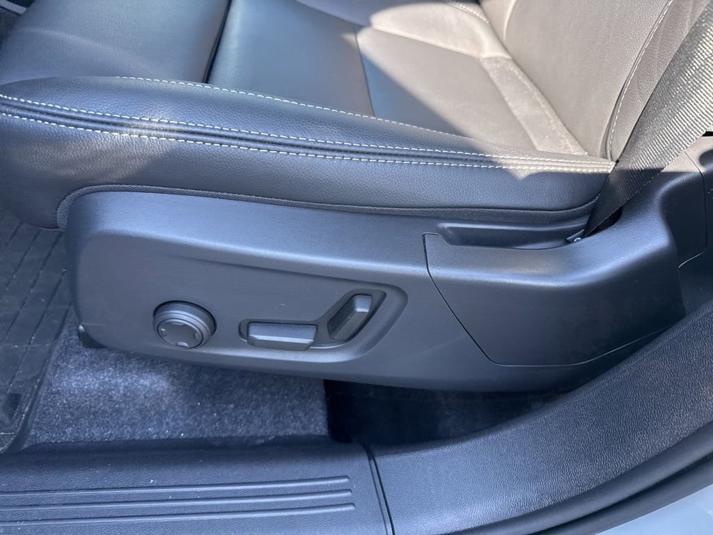 Used 2026 Volvo XC40 B5 Plus w/ Protection Package Premier image 13