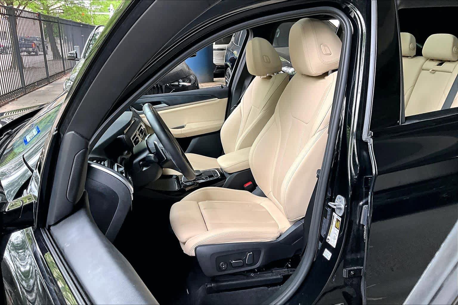 Used 2024 BMW X3 sDrive30i w/ M Sport Package RWD image 7