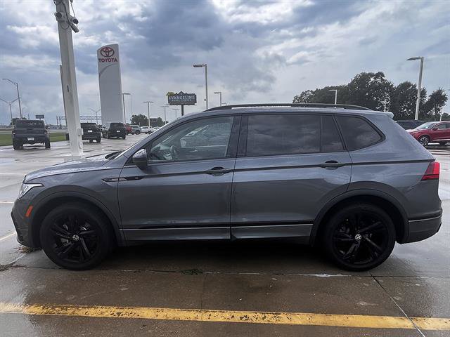 Used 2024 Volkswagen Tiguan SE R-Line FWD image 6
