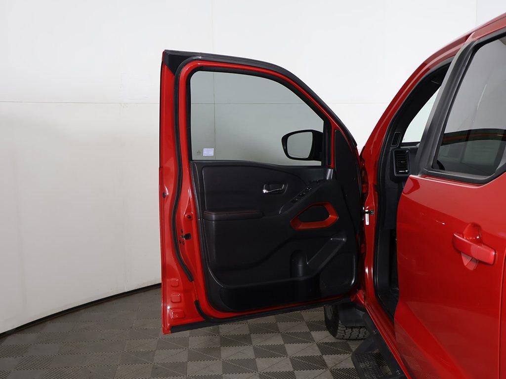 Used 2024 Nissan Frontier PRO-4X w/ Off-Road Protection Package image 16