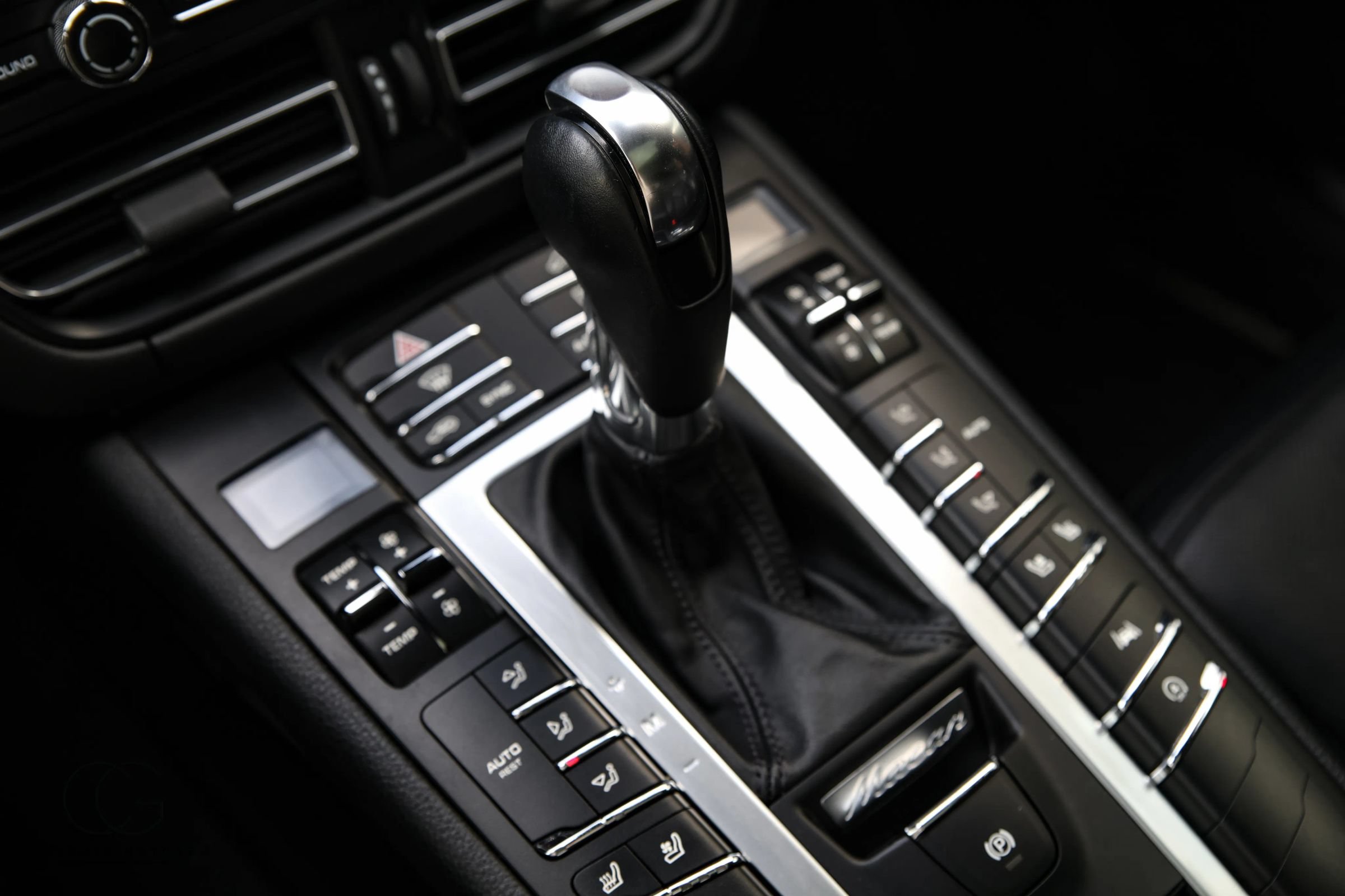 Used 2021 Porsche Macan S AWD/4WD image 36