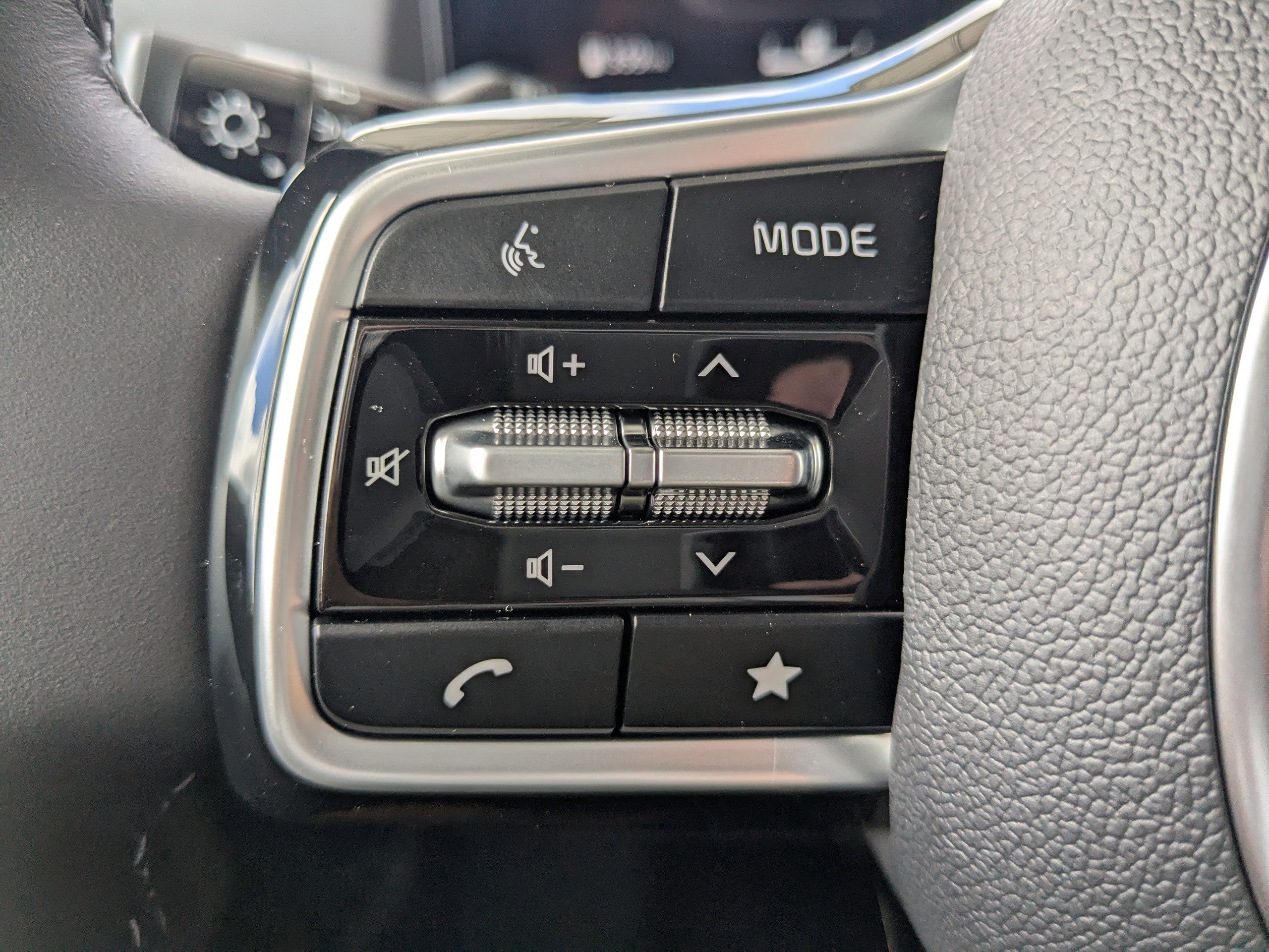 New 2026 Kia Carnival SX image 32