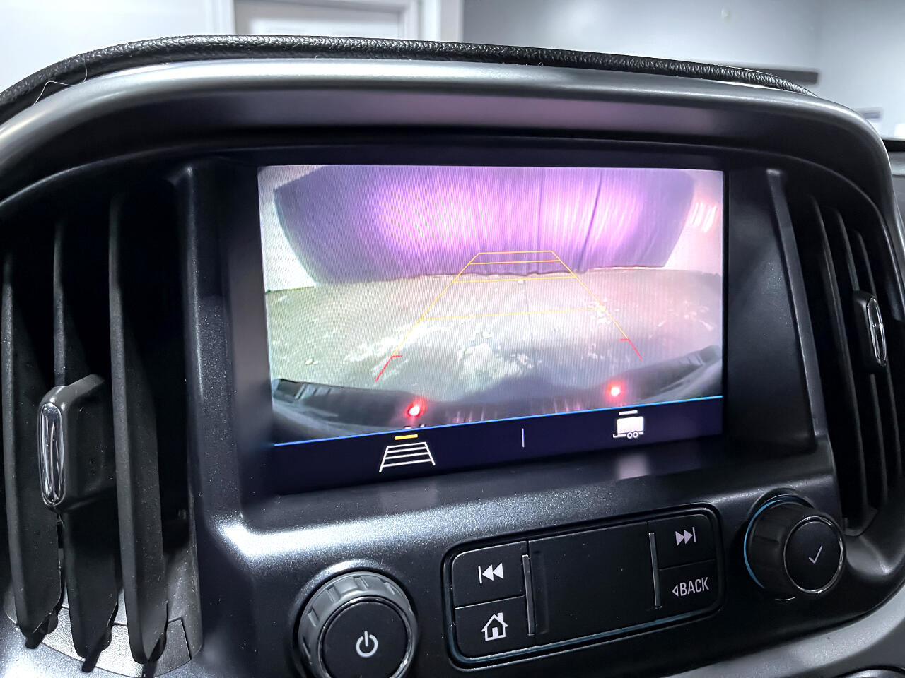 Used 2022 Chevrolet Colorado LT w/ Safety Package image 34