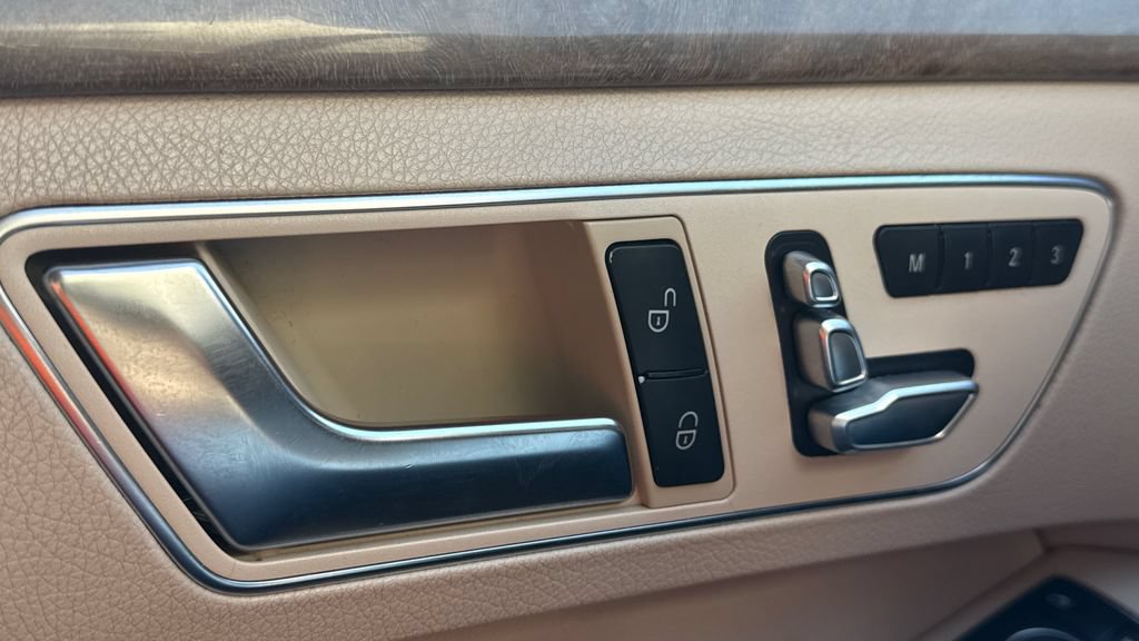 Used 2014 Mercedes-Benz E 350 Sedan image 35