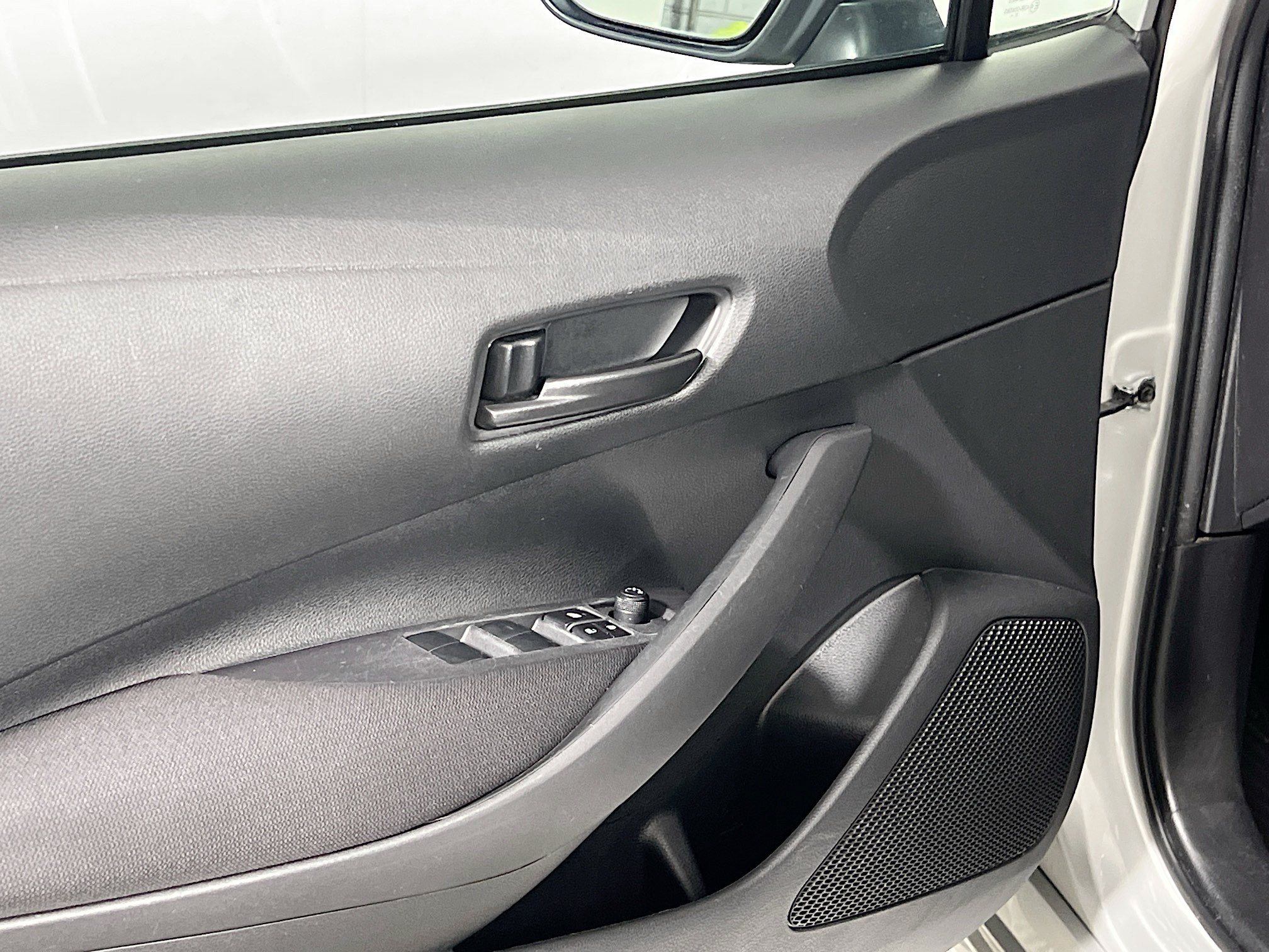 Used 2024 Toyota Corolla LE FWD image 17