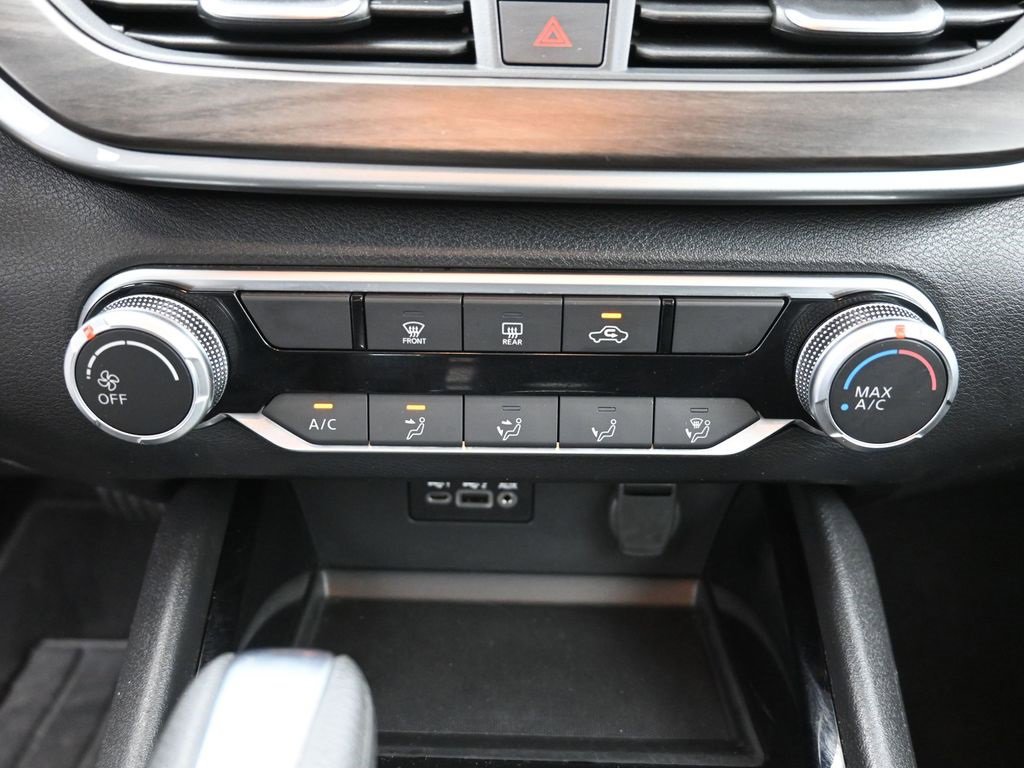 Used 2024 Nissan Altima 2.5 SV image 9