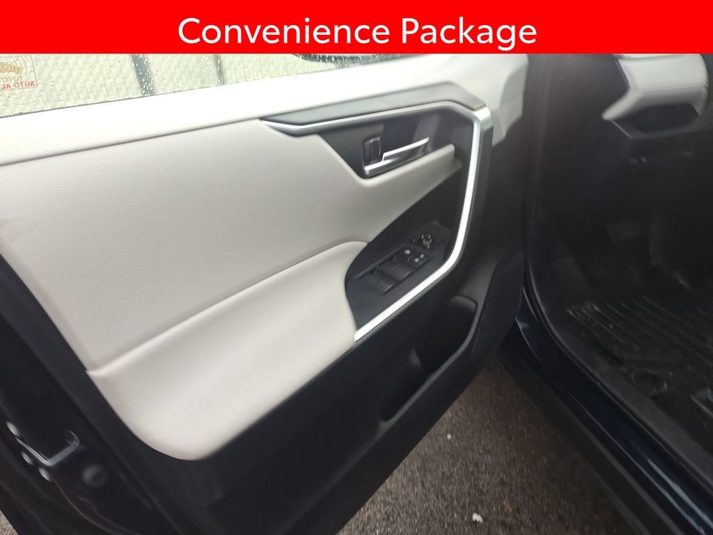 Used 2019 Toyota RAV4 XLE w/ Convenience Package AWD/4WD image 5