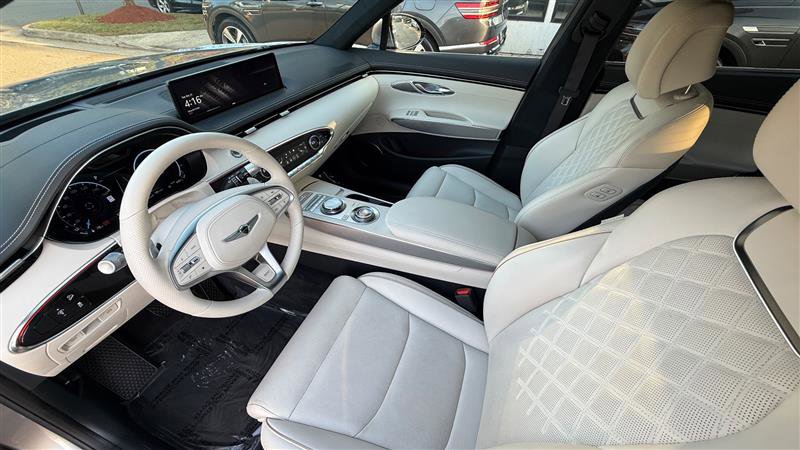 Used 2024 Genesis Electrified GV70 Advanced w/ Prestige Package image 8