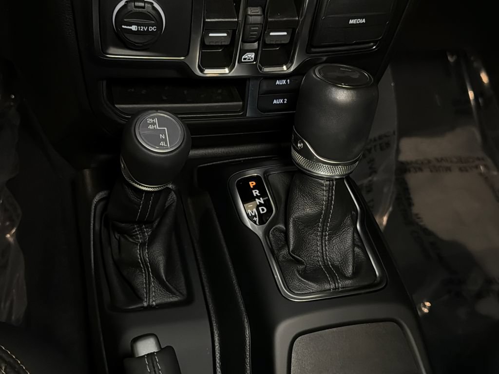 Used 2024 Jeep Wrangler Unlimited Sahara AWD/4WD image 25
