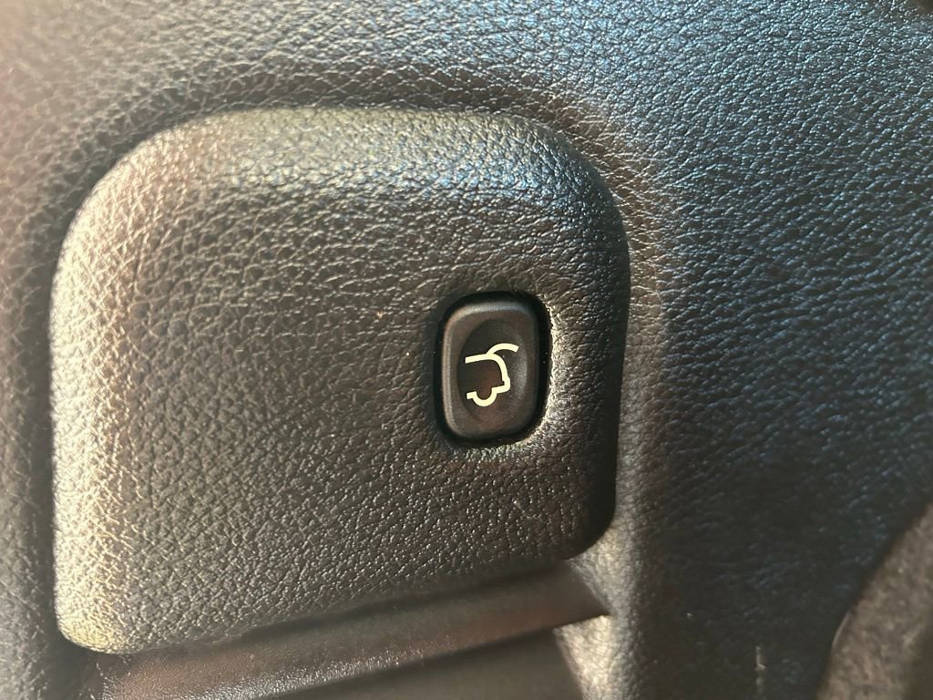 Used 2019 Jeep Grand Cherokee Limited image 21