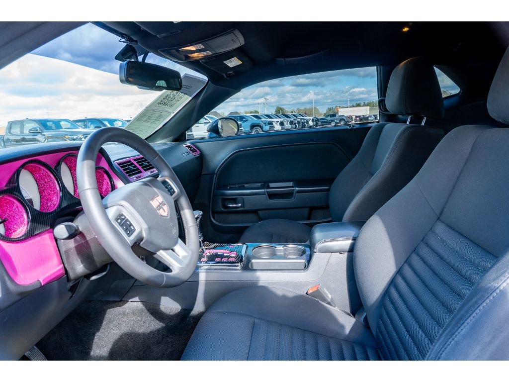 Used 2014 Dodge Challenger SXT image 13