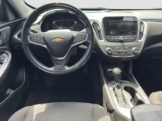 Used 2018 Chevrolet Malibu LT w/ Driver Confidence Package FWD image 15