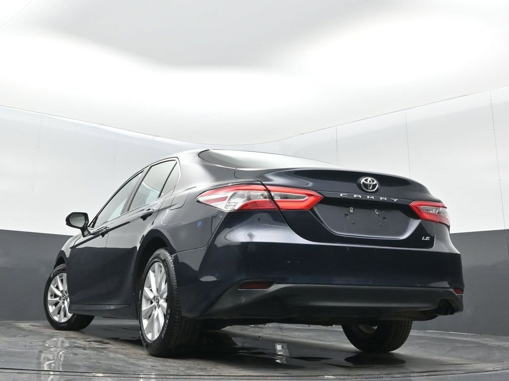 Used 2018 Toyota Camry LE image 32
