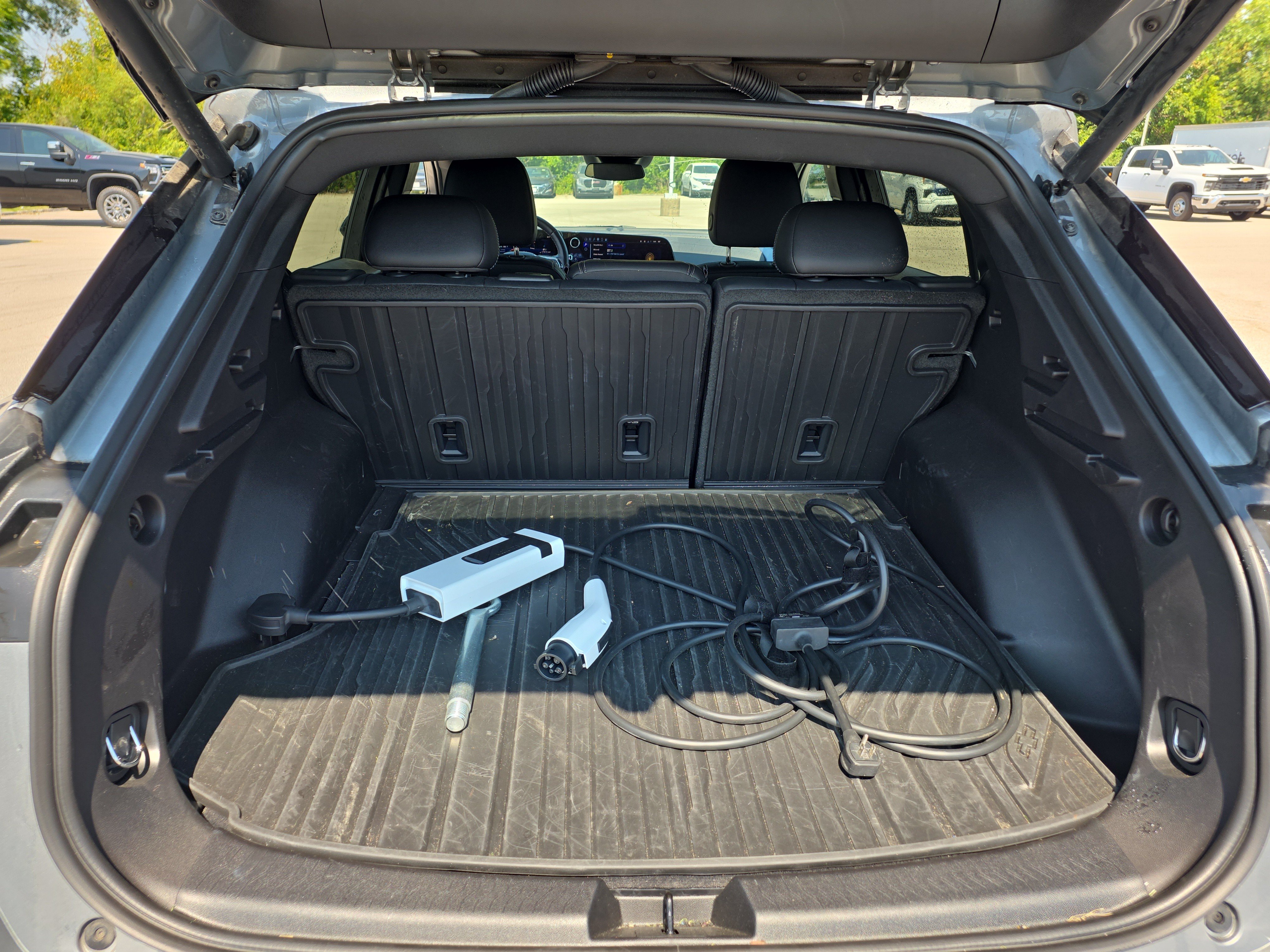 Used 2024 Chevrolet Equinox EV LT FWD image 11