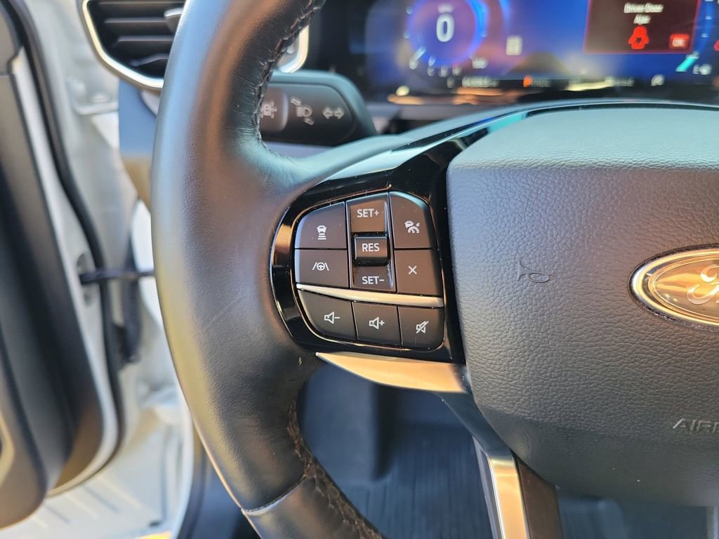 Used 2022 Ford Explorer Platinum w/ Equipment Group 601A image 18