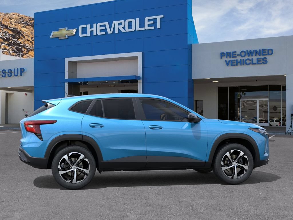 New 2026 Chevrolet Trax RS w/ Sunroof Package FWD image 5