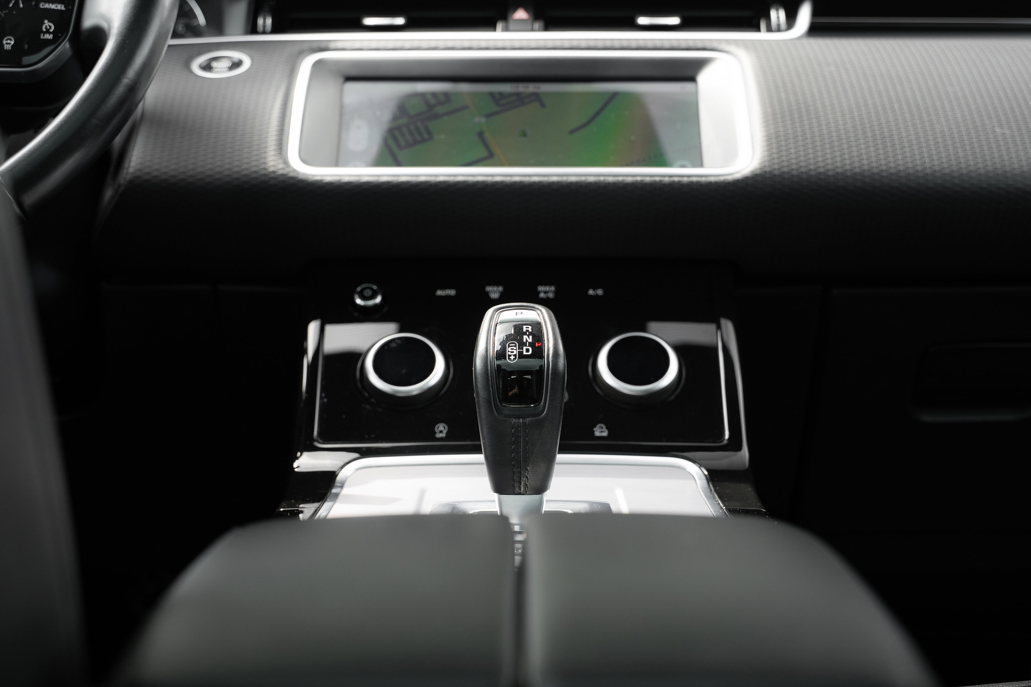 Used 2020 Land Rover Range Rover Evoque S image 16