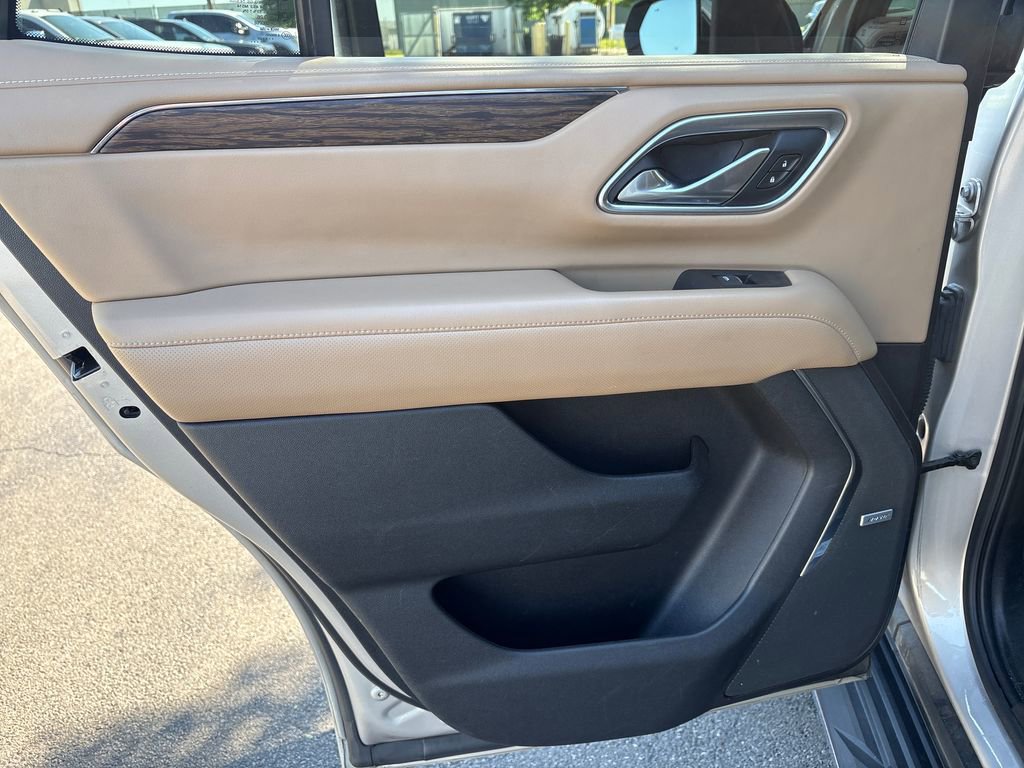 Used 2021 Chevrolet Tahoe Premier w/ Premium Package AWD/4WD image 38