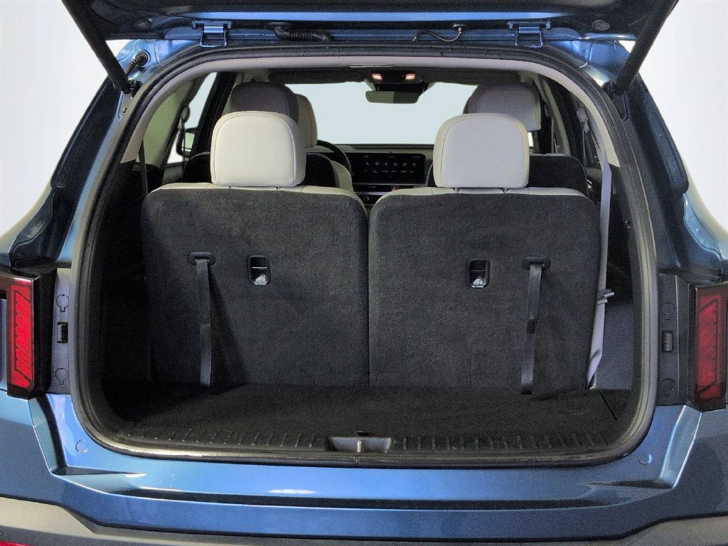 Used 2025 Kia Sorento EX AWD/4WD image 16